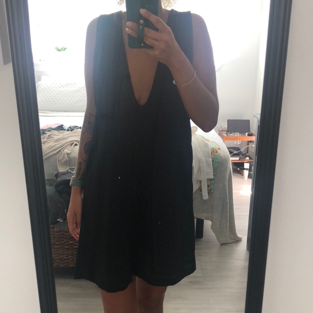 Deep V shift dress